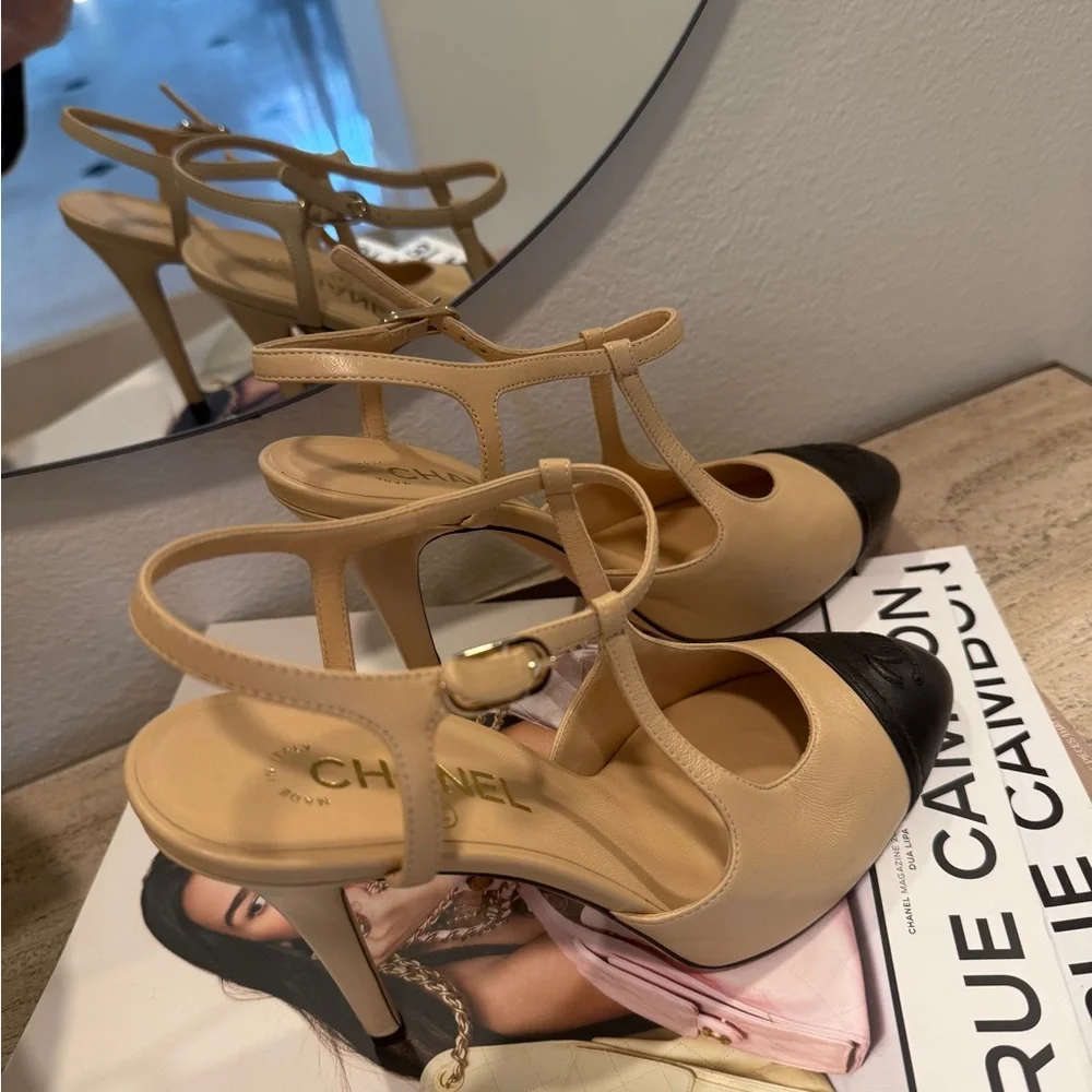 CHANEL Beige and Black Heels - Picture 3 of 12